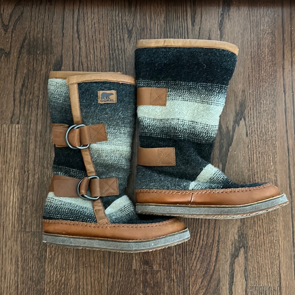 Sorel Blanket Chipahko Boots - good condition